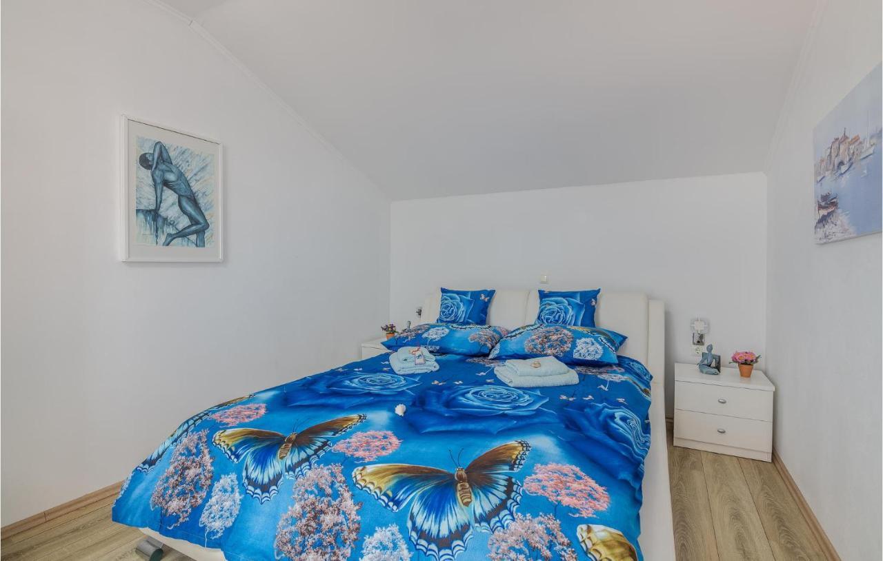 Nice Apartment In Stara Baska With Kitchen Stara Baška Exterior foto